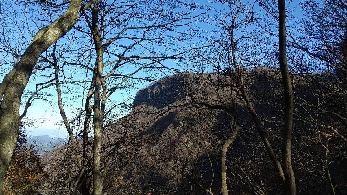 山でリフレッシュ♪自分らしく楽しむフォトレッスン 秋色の荒船山から、信州の名峰へ。 晩秋の荒船山と根子岳-四阿山 編【山ゆる時間】