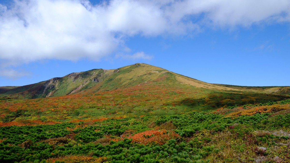 神の絨毯と紅葉の湿原へ|栗駒山・焼石岳 秋色の名峰を巡る2日間【山ゆる時間】